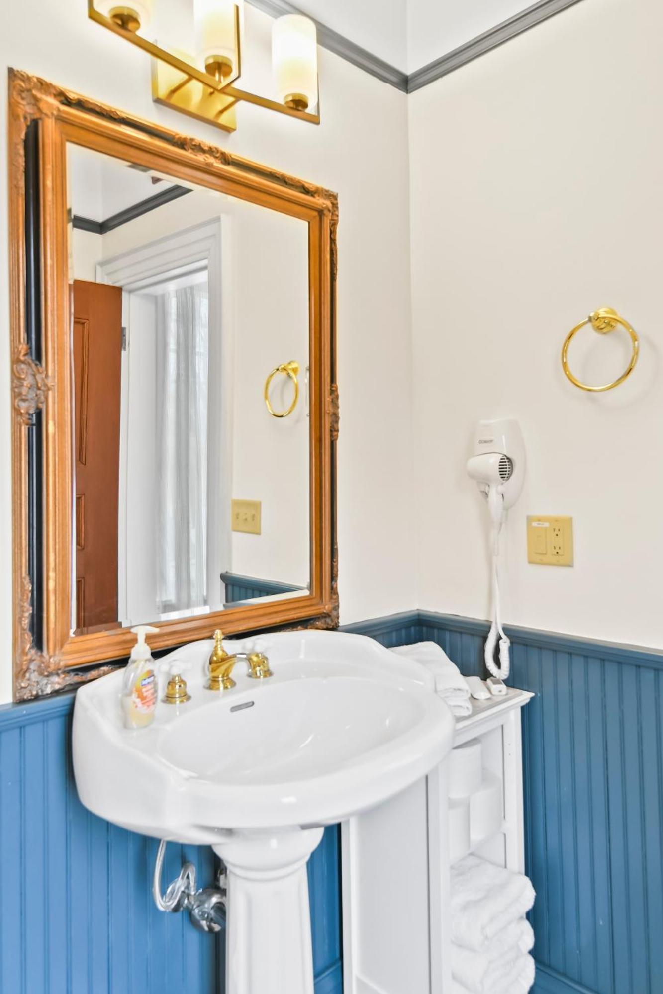 Hotel The Pasfield House à Springfield Extérieur photo